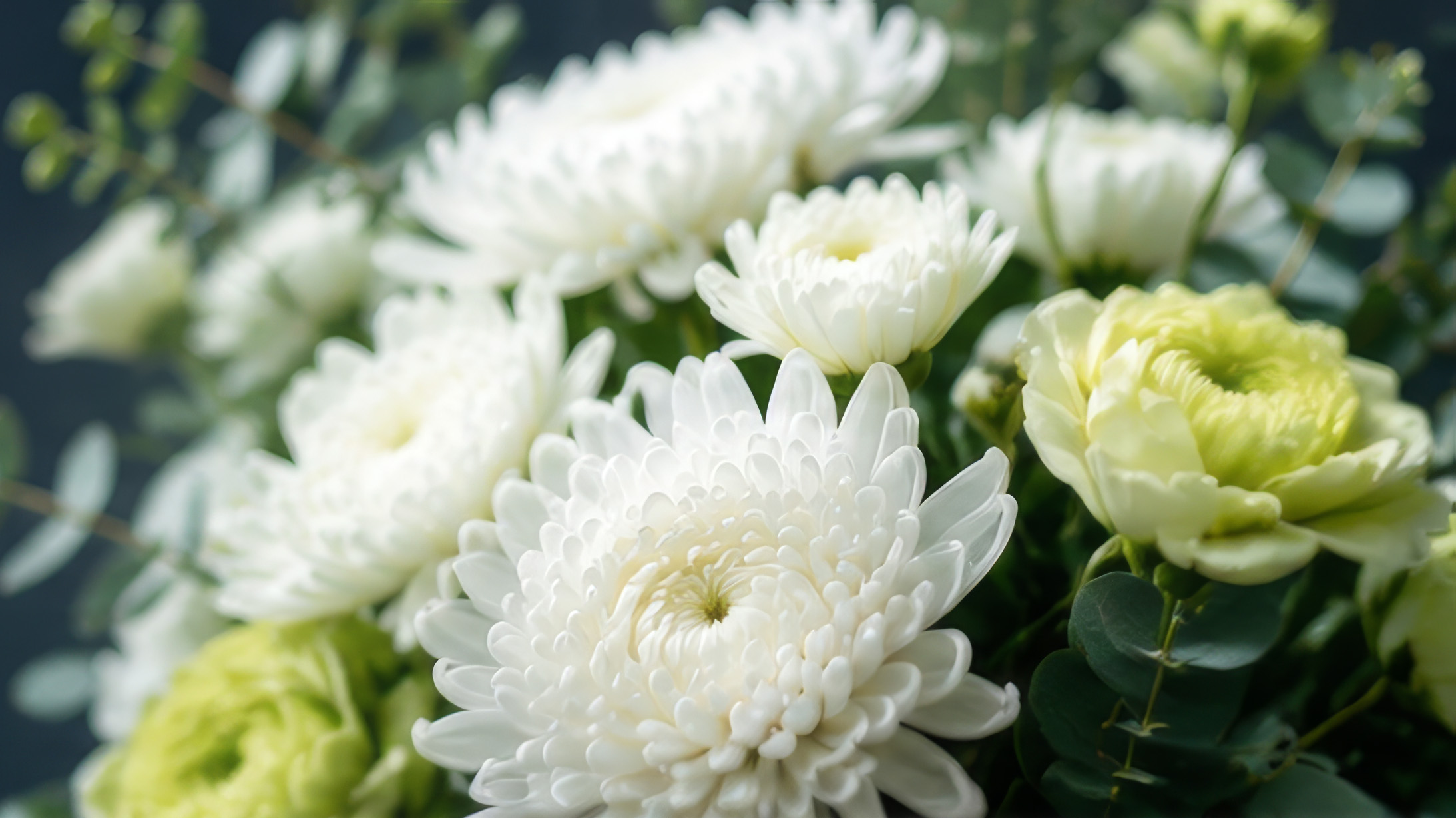 What Flowers Should You Bring to a Grave? A Guide to Choosing and Replacing Flowers at Hong Kong Memorial Spaces